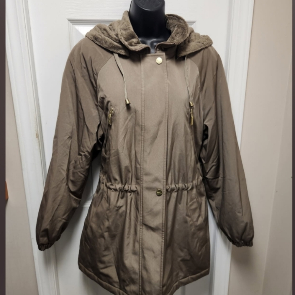 Braetan hooded coat. - Picture 4 of 9